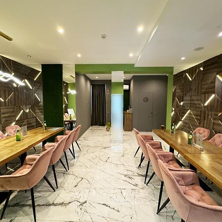Hide Park Hotel Vinnytsia Exterior photo
