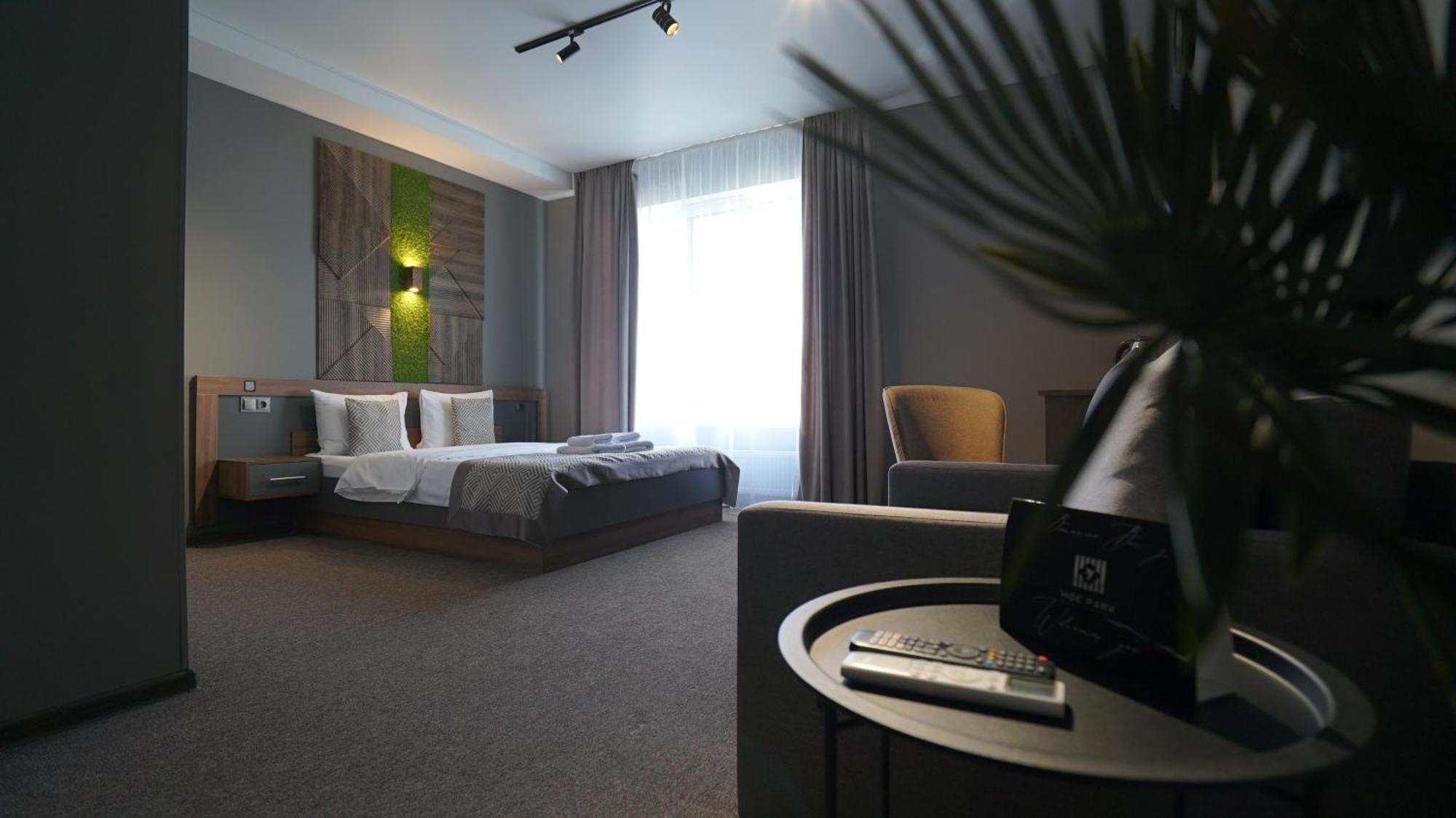 Hide Park Hotel Vinnytsia Exterior photo